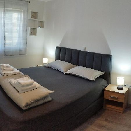 Apartment Luka プーラ エクステリア 写真
