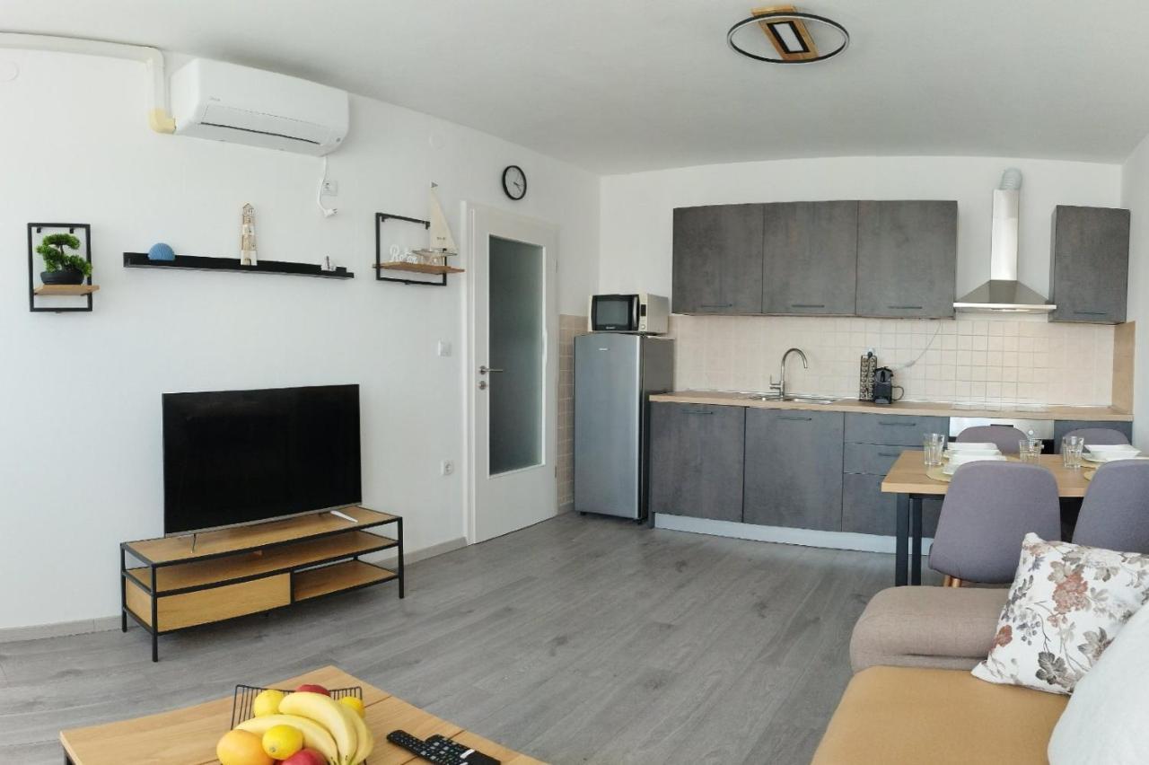 Apartment Luka プーラ エクステリア 写真