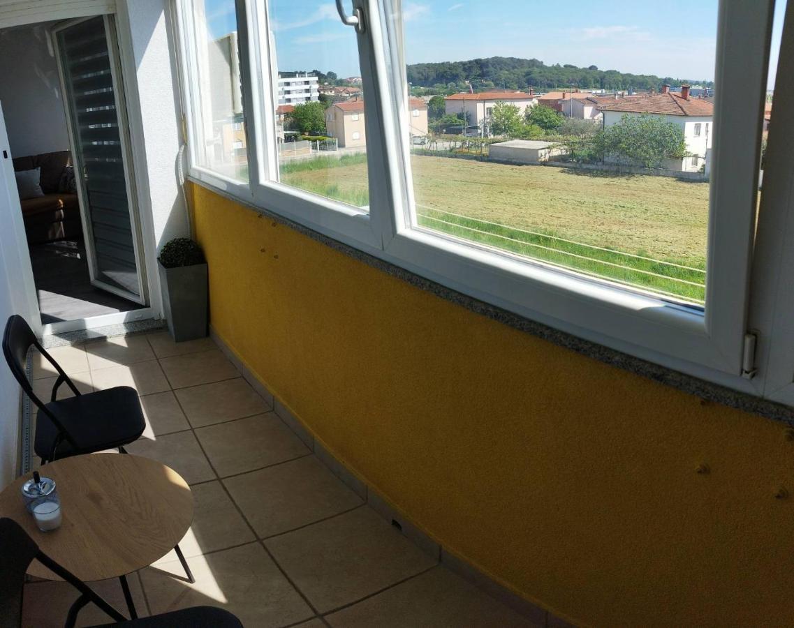Apartment Luka プーラ エクステリア 写真