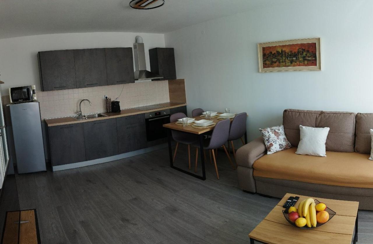 Apartment Luka プーラ エクステリア 写真